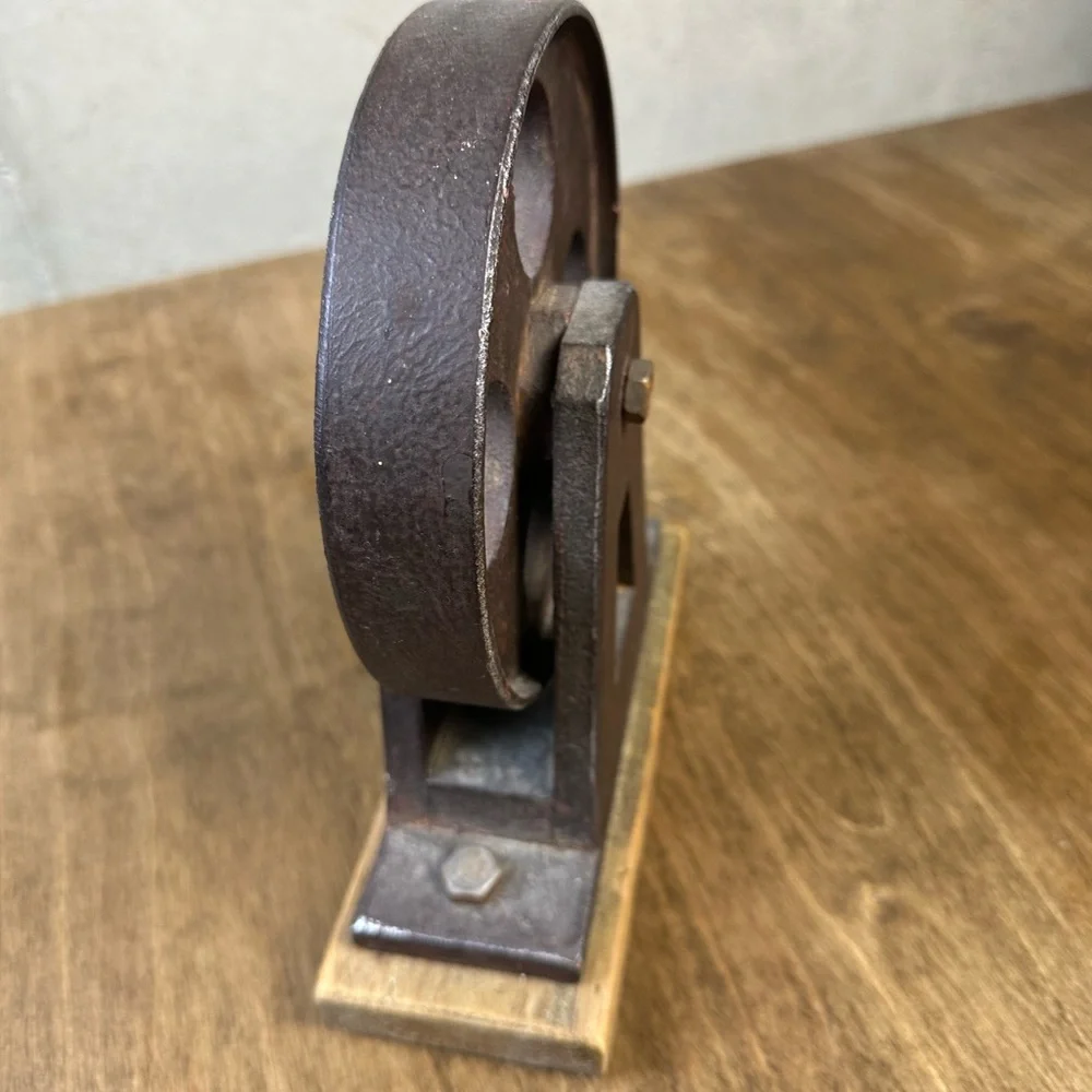 Vintage Industrial Metal Pulley - Picture 2 of 8